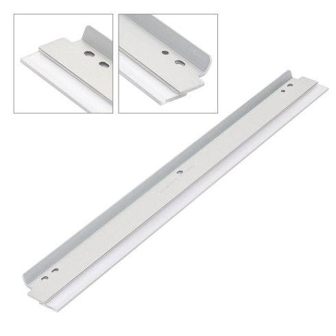 048300